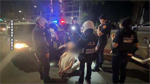 毒犯深夜搭小黃販毒躲查緝？　還是栽了！釣蝦場門口被警逮