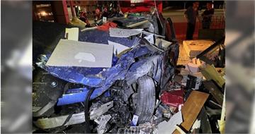 BMW衝入茶葉行！台中母子睡夢中遇難　肇事男昏迷