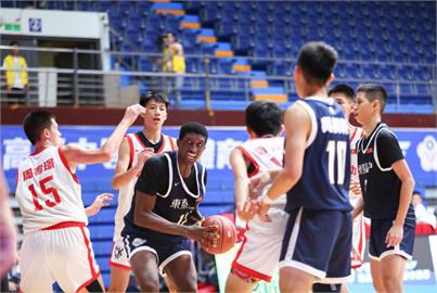HBL(影)／東泰高中展上屆季軍實力　擊敗彰化成功高中分組2連勝挺進12強