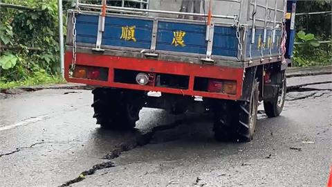路面炸裂！林內雲61線「路基掏空」　石龜溪鐵橋「橋墩位移」