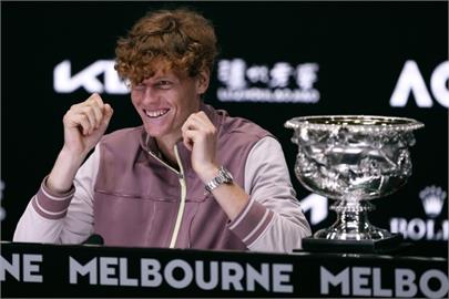 澳網男單最終戰　辛納「逆轉秀」奪生涯首座大滿貫冠軍