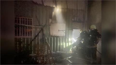 高雄住宅凌晨惡火「1男嚴重燒燙傷、20歲妻葬身火窟」