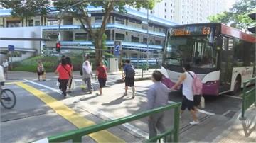 新加坡推智慧紅綠燈 刷老人卡增加綠燈秒數