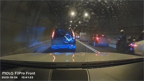 新澳隧道砂石直撞17車1死11傷　非禮讓救護車釀禍！肇事駕駛酒測為０