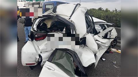 快新聞／國1彰化市路段小貨車撞2車　白車成廢鐵2人輕傷