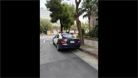 公館商圈警車帶頭違停？　民眾跟進臨停吃紅單