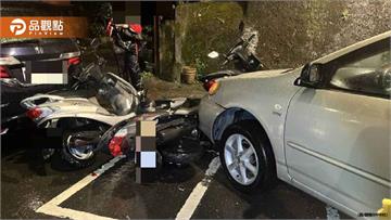 內湖77歲婦豪雨夜駕車失控！連環撞擊7機車