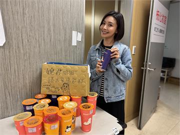 吳婉君為12強台灣隊奪冠請客！《愛的榮耀》劇組同慶　分享喜悅