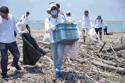 高鐵「集拾行垃」淨灘　清出逾658公斤海洋廢棄物