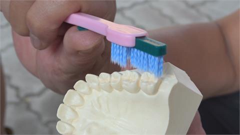 彰化盧先生捐600支伸縮牙刷　照顧家扶兒牙齒健康