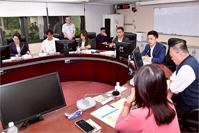 尬！昨甫與綠議員大吵　蔣萬安今挨黃瀞瑩酸：來這不用大罵摔麥