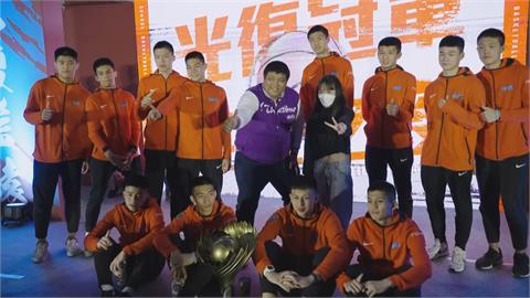 我新竹人我驕傲！光復奪HBL冠軍　民眾搶領雞排