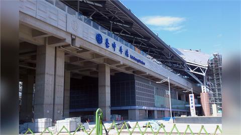 最新／驚！台中火車站女乘客落軌　遭自強號撞擊捲車底