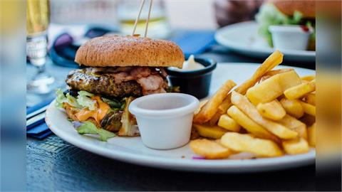 不是沒三高就安全！醫師揭「健康胖」真相：心臟病風險仍高出37%