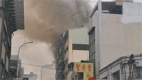 台中興中街大火　2倖存者攀牆、爬水管逃生