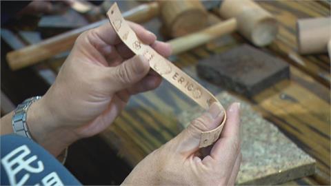 嘉義阿里山在地藝術家　創辦「皮雕工作室」推廣鄒族文化