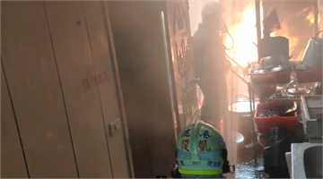 快新聞／鹿港火鍋店「換瓦斯」爆炸 瓦斯工人手灼傷、男子跳樓跌傷雙雙送醫