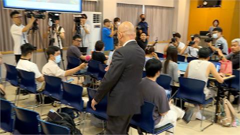 金溥聰記者會插曲 基金會顧問廖繼斌搶民眾麥克風嗆聲