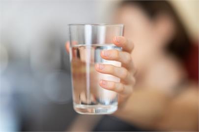 水要喝多少才夠？營養師教你喝水小技巧與最佳時機