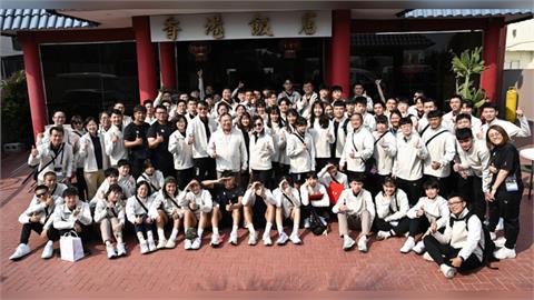 亞青運/台灣小將辛苦了!本屆獲7金9銀24銅  羽球女單銅牌温舒伃任掌旗官