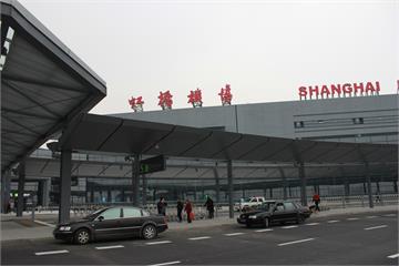 快新聞／上海虹橋機場25日零時起暫停境外航班起降 轉至浦東機場