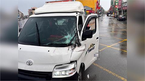 車斗門沒關趴趴走! 雲林工程車"猛搧"貨車 網轟:殺人機器
