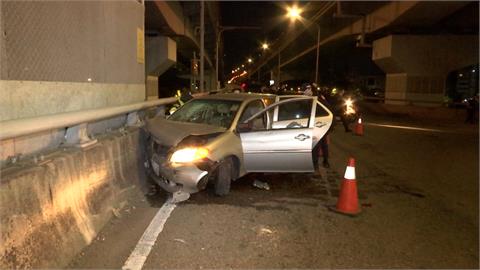 通緝犯躲警攔查　自撞護欄送醫救治