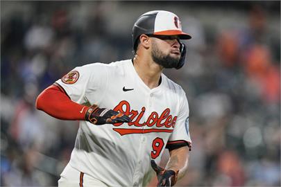 MLB(影)／金鶯連3打席開轟一度反超比數!　前洋基「菜鳥轟炸機」率先建功