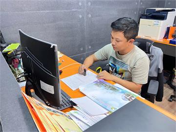 台南里長李英信昔罵政府造謠「悄刪文神隱」？本人回：網路對我沒影響