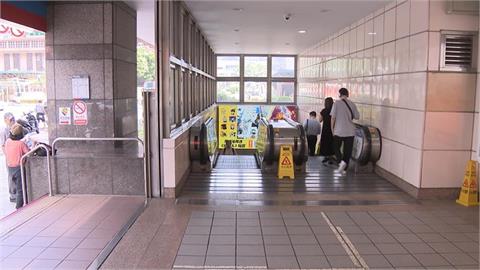 最新／台北車站M8出口「辣椒水瀰漫」民眾狂嗆！警消急到場找出戰犯
