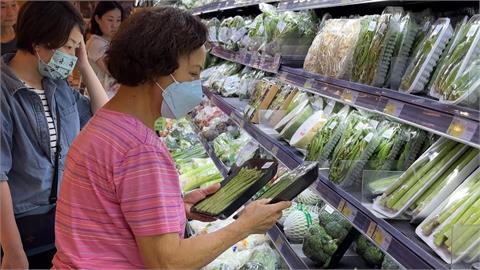 丹娜絲颱風逼近！假日湧現搶購潮　賣場來客量增五成「蔬菜搶購一空」