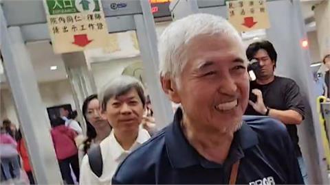 柯一正怒砸車和解賠11萬！　出庭和解自認「優雅人」