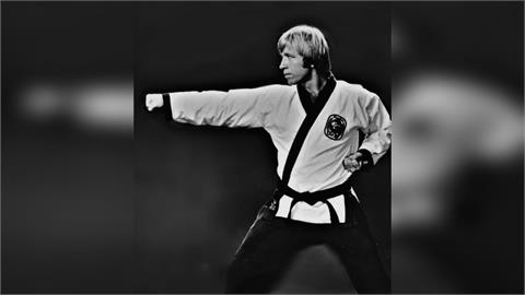 最新／享壽86歲！美國武打巨星「羅禮士」驚傳逝世　曾李小龍共演《猛龍過江》