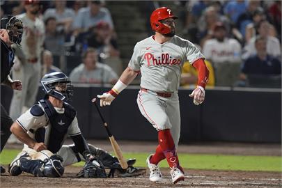 MLB(影)/我要全部!費城人舒瓦伯前一球K光芒休息室投手 下一球讓場上投手挨轟