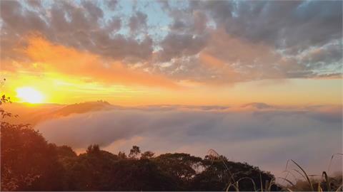 人間仙境 司馬限林道湧海嘯雲瀑