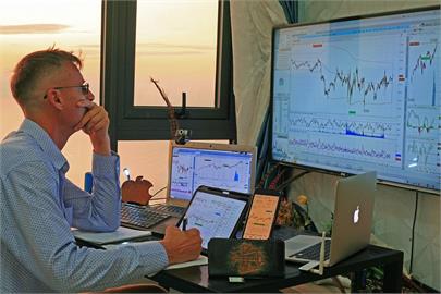 外資賣超116.89億　調節航空、敲進面板和金控股