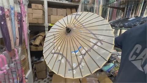 老牌傘店遭竊賊偷現金　老闆：幸好鎮店之寶竹編傘還在