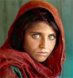 36年前阿富汗「碧眼少女」封面震驚全世界！今成功撤離獲義大利庇護