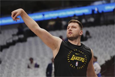 NBA(影)／聯盟撤銷被趕出場技術犯規　D77與球迷互噴無損裁判執法獲清白