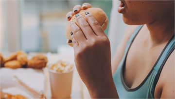 減肥卡關原因找到了！ 食物噪音讓人「整天都想著吃」，醫揭GLP-1藥物2大關鍵作用