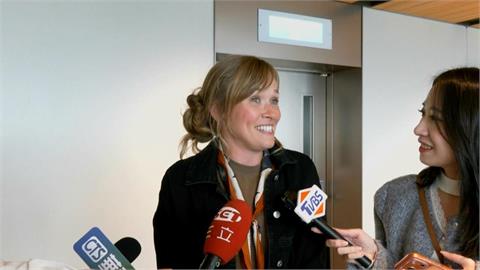 快新聞／不敢看全程！Alex徒手征服101　妻子曝：登頂後立刻點珍奶暢飲