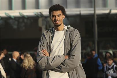 NBA(影)／結束生涯想被記住什麼？年僅21歲的文班亞馬「這麼說」展現高度