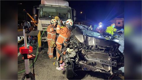 快新聞/國3北上重大車禍!4車連環追撞釀6傷 2人意識不清急送醫