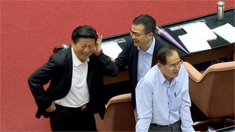 藍白主推新增「國定假日案」　後續再推反廢死、反戒嚴公投遭疑政治掩護