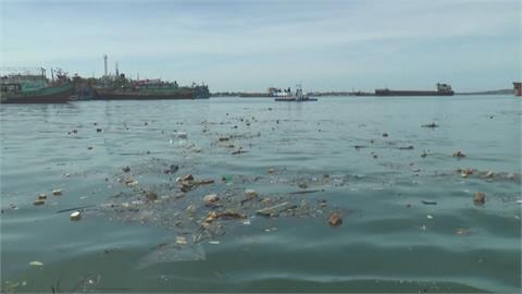 度假勝地變垃圾島　峇里島展開清污大作戰