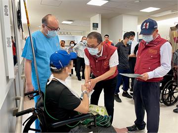 快新聞／撞擊瞬間畫面曝！三峽轎車暴衝猛撞人群　3人送醫宣告不治