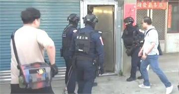 毒鴛鴦頂樓逃命仍落網！　3000包水果毒咖啡包遭警方一舉查獲