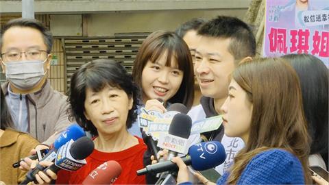 快新聞／陪同掃街！陳佩琪否認要選台北市長　許甫稱是「最強母親」