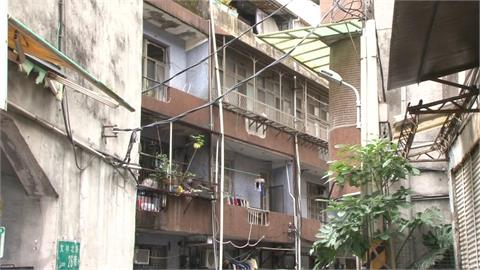 公寓遭竊屋主逮賊「玩自拍」　還給200元吃飯、搭車