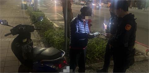 75歲翁「騎車迷路」數小時　鷹眼警發現「關鍵紙條」助返家